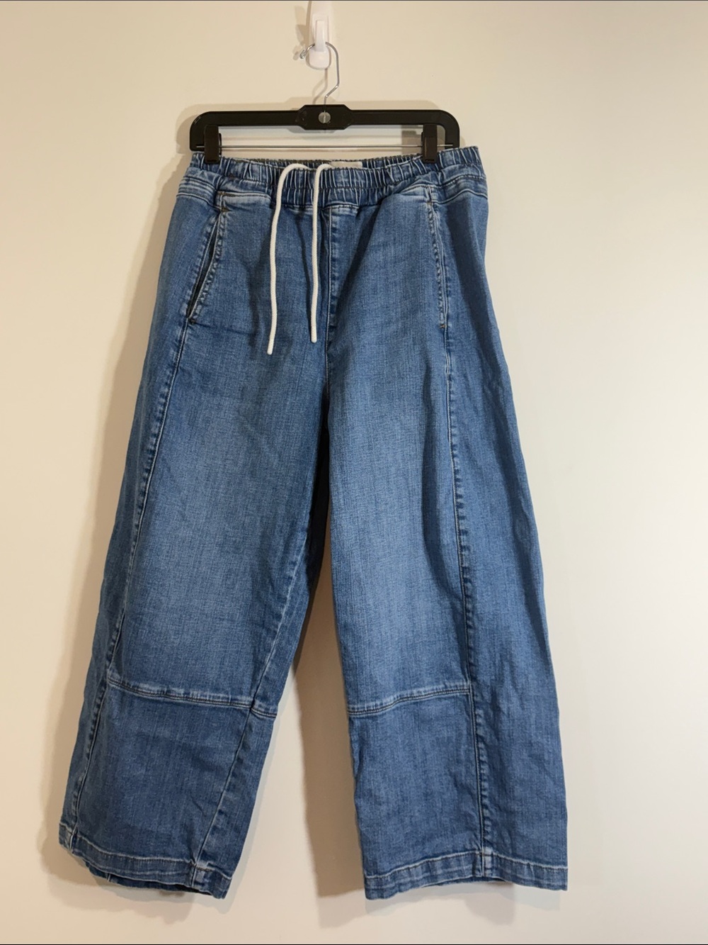 Pilcro Izzie Relaxed Pull-On Barrel Jeans medium - Picture 4 of 13